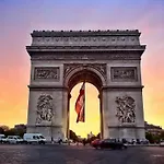 Lovely Studio - Trocadero